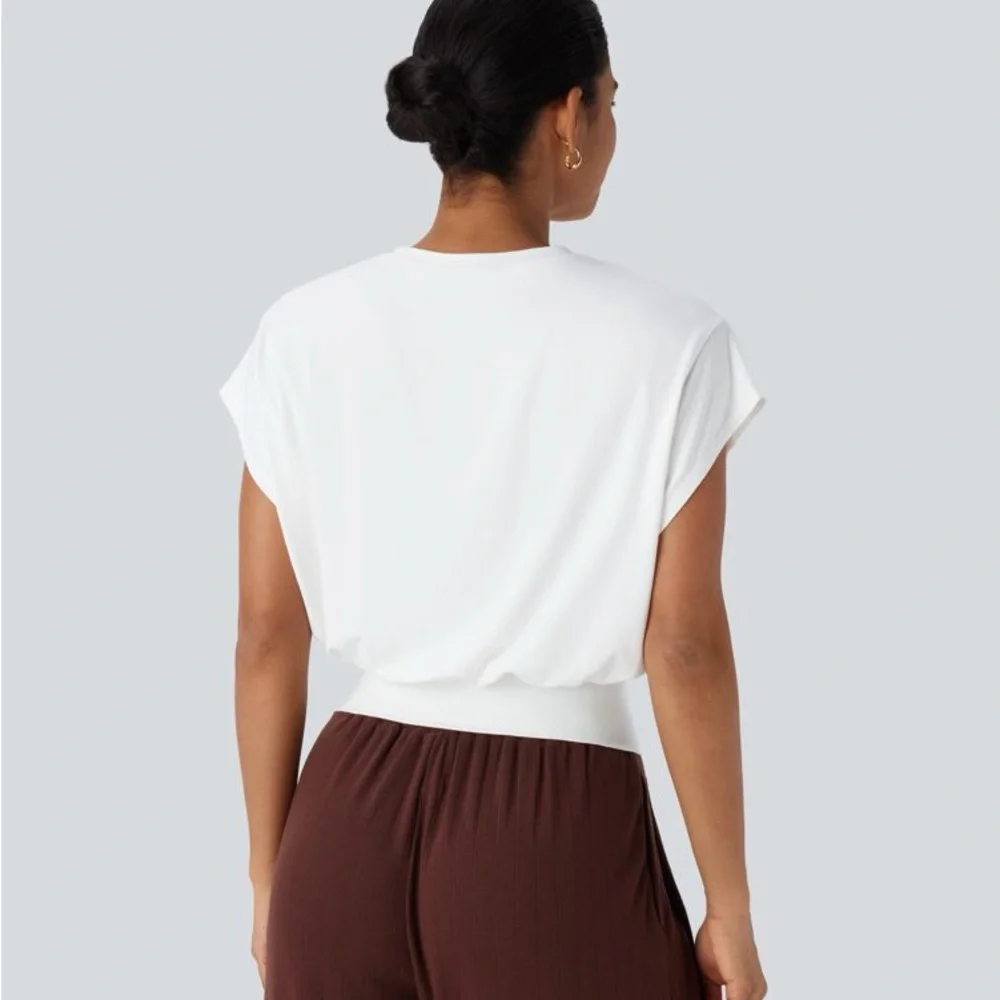 Halara NWT Women's Round Neck Batwing Sleeve Work T-Shirt White Size Small NEW - Picture 2 of 13